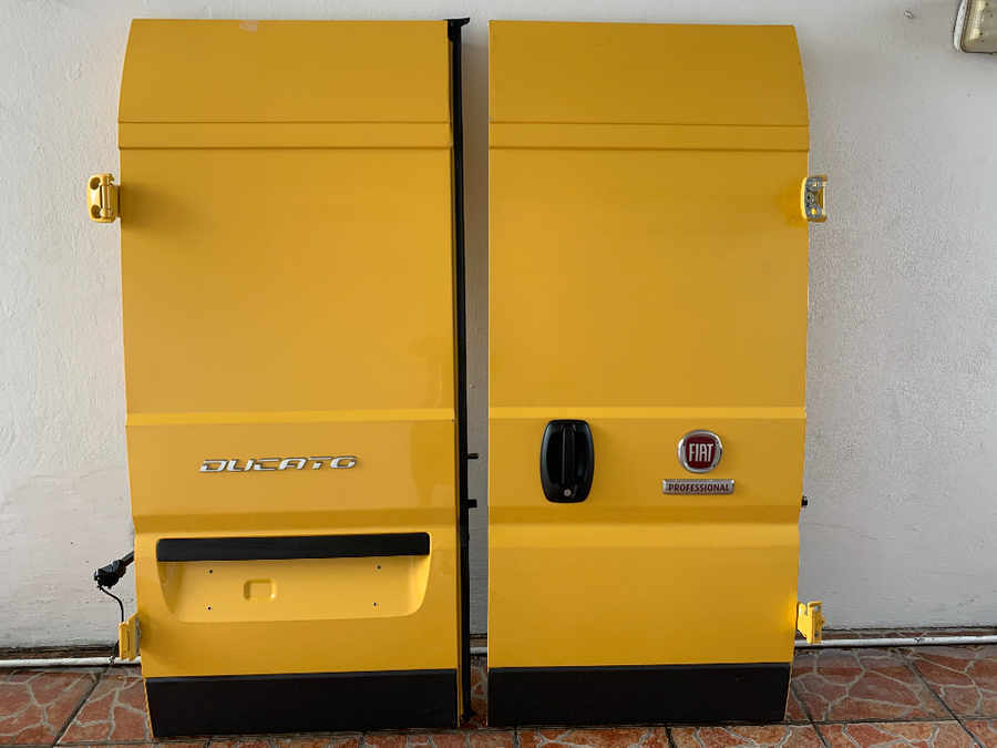 2 portes arrière Fiat Ducato Neuves (Photo 2)