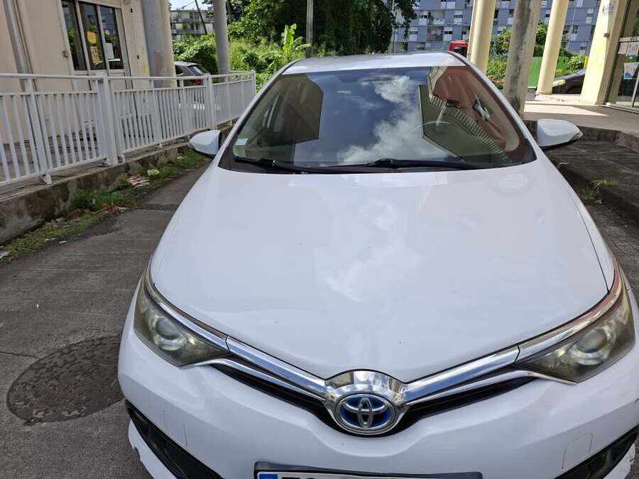 Toyota auris hybride essence automatique (Photo 4)
