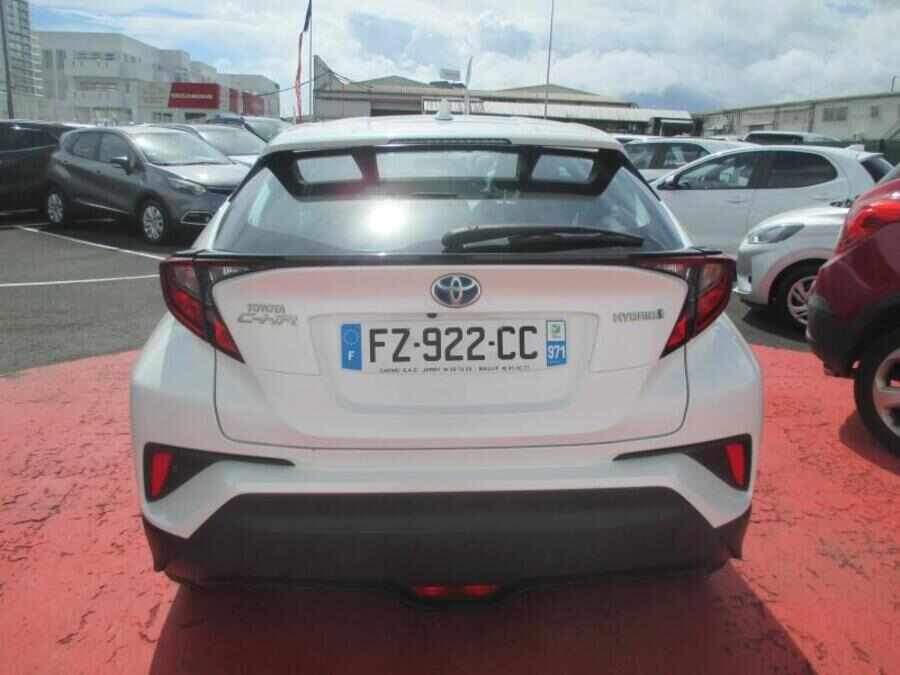 Toyota C-Hr 122h Dynamic 2Wd E-Cvt Mc19 (Photo 3)