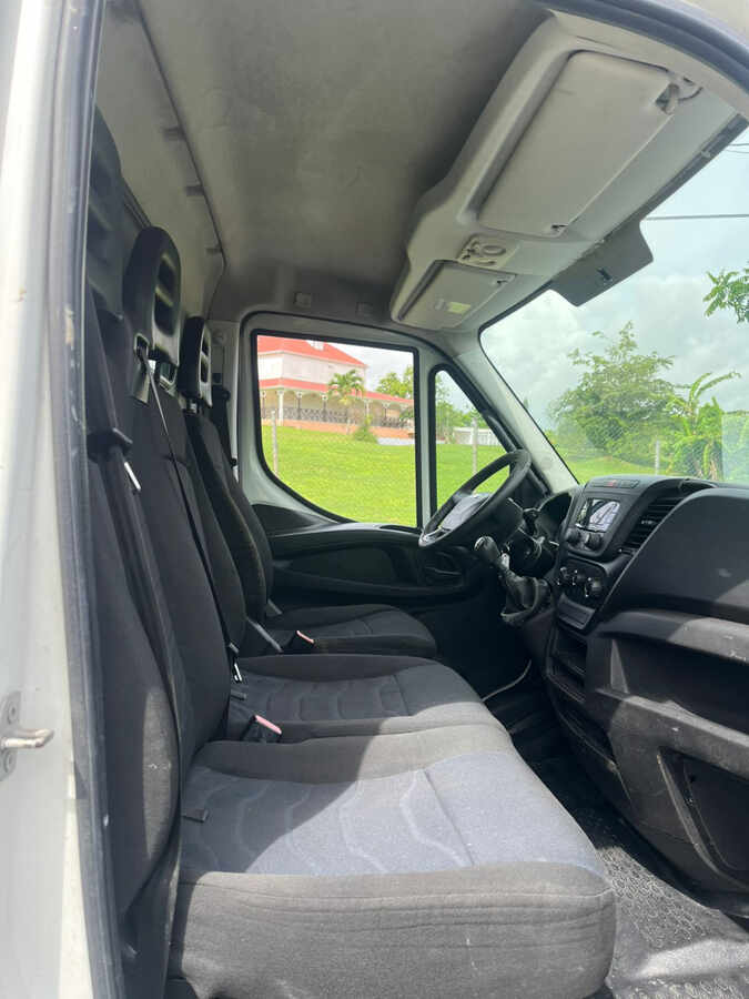 Fourgon Iveco 35c15 (Photo 4)