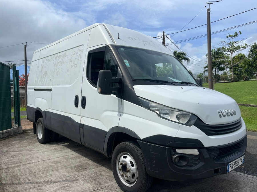 Fourgon Iveco 35c15 (Photo 1)