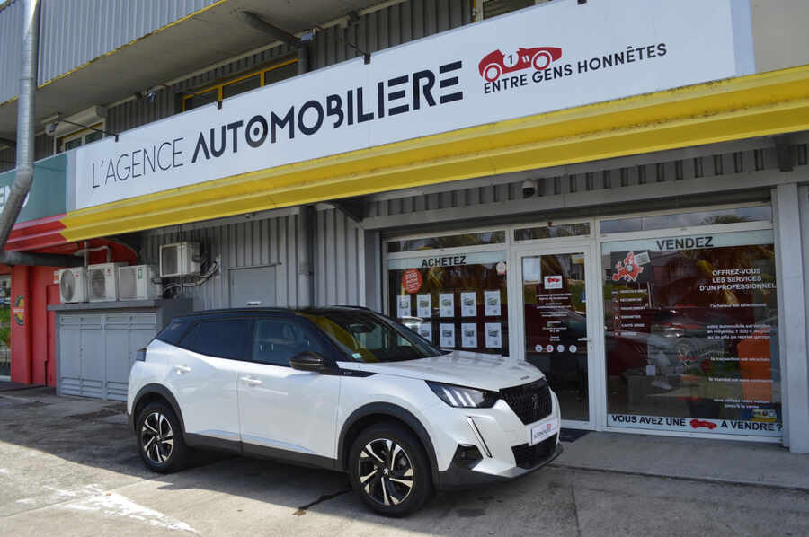 Peugeot 2008 1,2L 155 SetS Eat8 Gt (Photo 1)