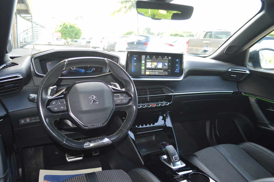 Peugeot 2008 1,2L 155 SetS Eat8 Gt (Photo 13)