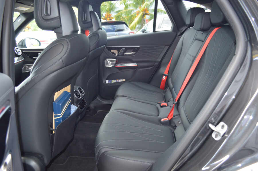 Mercedes Glc 400 e 9G-Tronic 4Matic Amg Line (Photo 11)