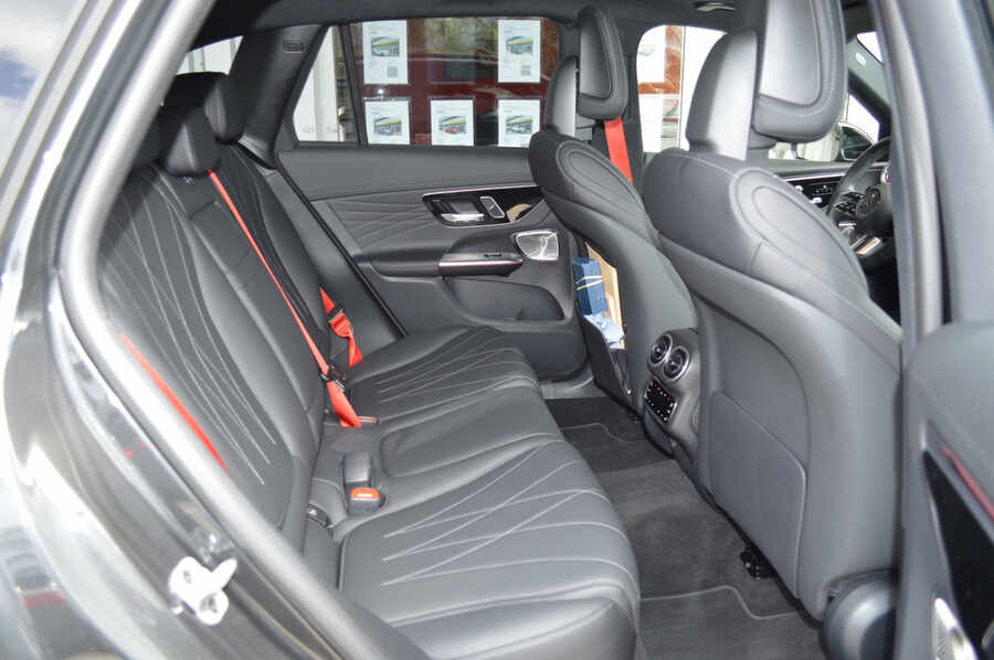 Mercedes Glc 400 e 9G-Tronic 4Matic Amg Line (Photo 12)